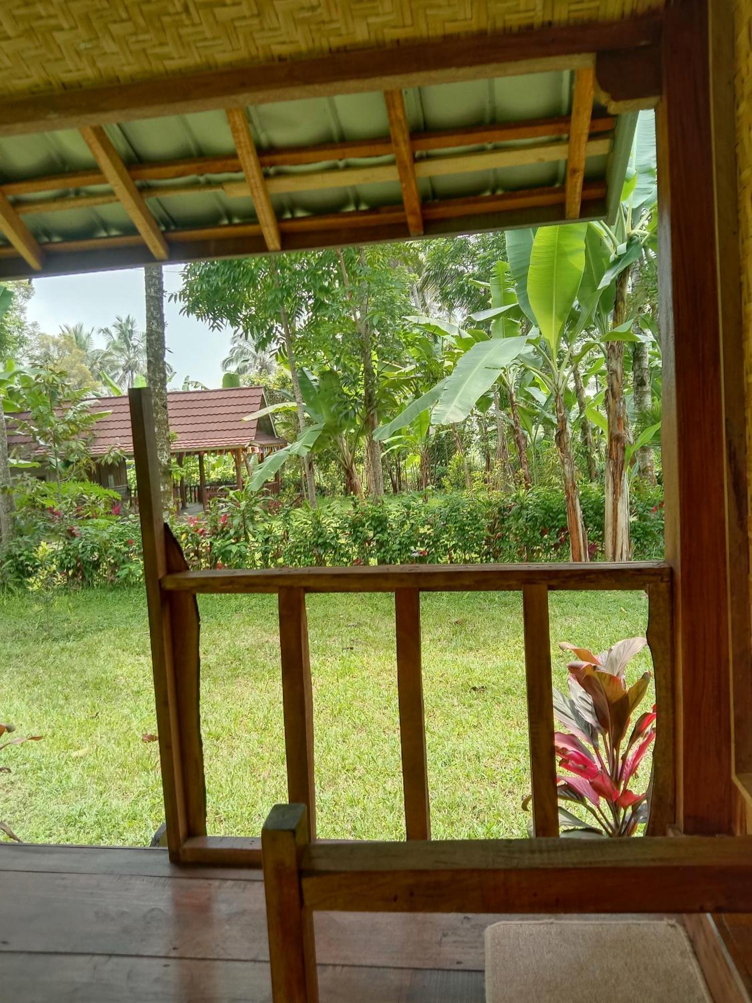 Banana Bungalows Tetebatu Ngoại thất bức ảnh